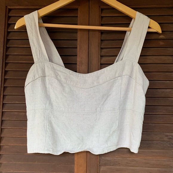 Abercrombie & Fitch Tops - Women's Cream Linen Crop Top